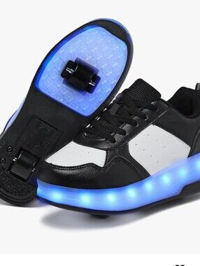 NIB HSQ Light Up Roller Skate Shoes Detachable Wheels Heelys-type Big Kids 6
